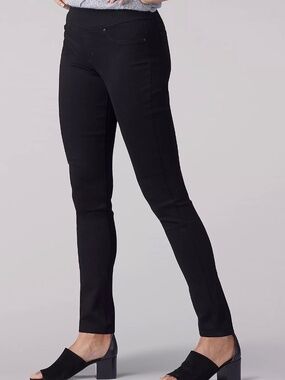 Women’s Sculpting Slim Fit Skinny Pull-On Jeans